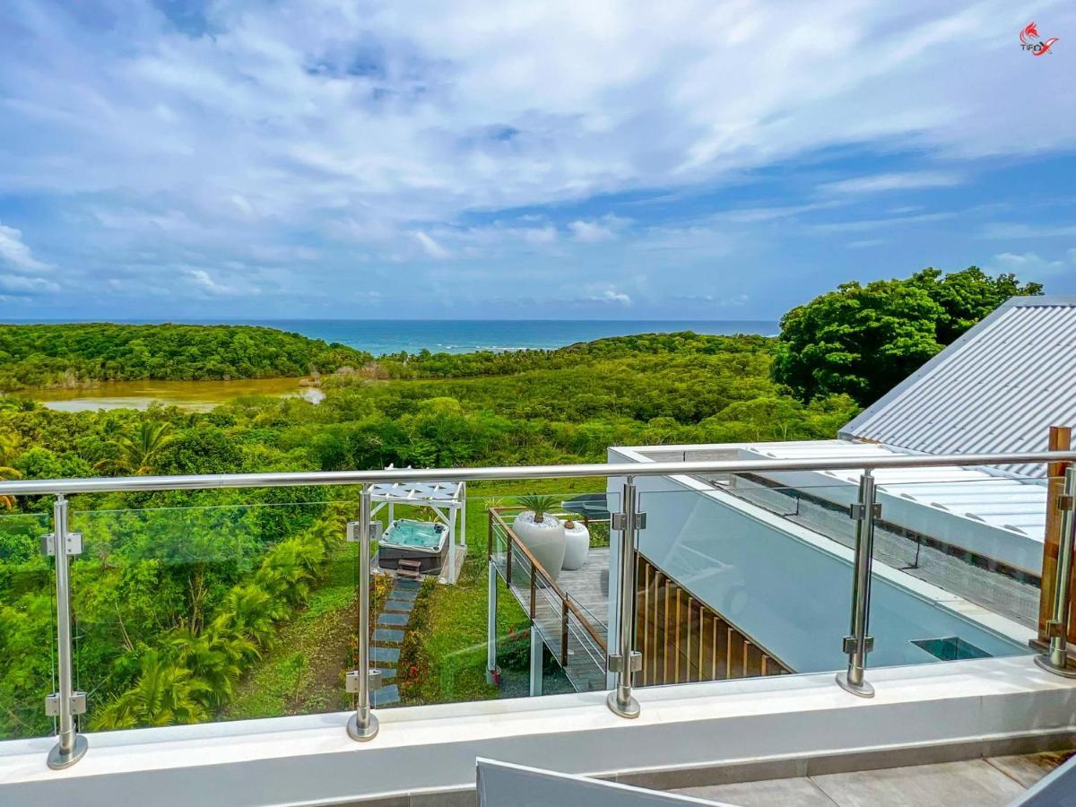 The View - Magnifique Villa Face A La Mer Sainte-Anne  Bagian luar foto